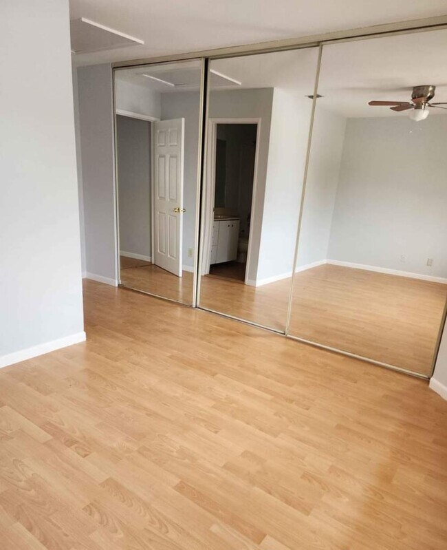 Foto del edificio - 6367 Riverwalk Ln