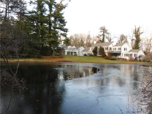 Primary Photo - 384 Oyster Bay Road
