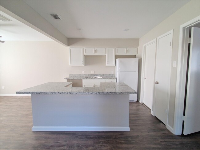 Building Photo - 1960 Upland Dr