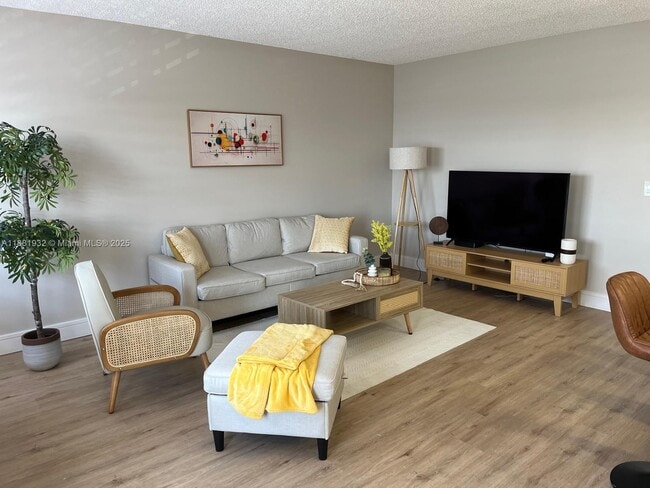 Foto del edificio - 13255 SW 9th Ct