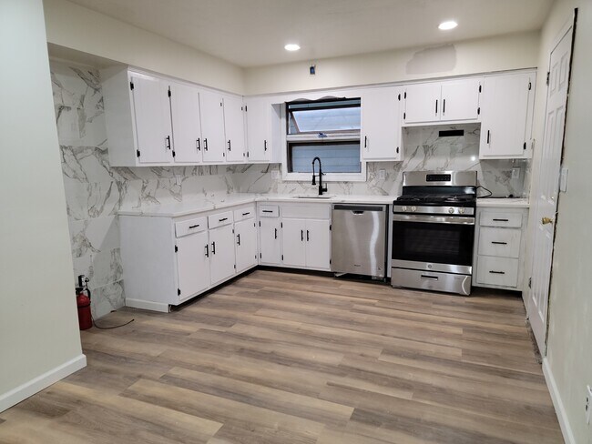Cocina renovada - 648 Gregory Ave