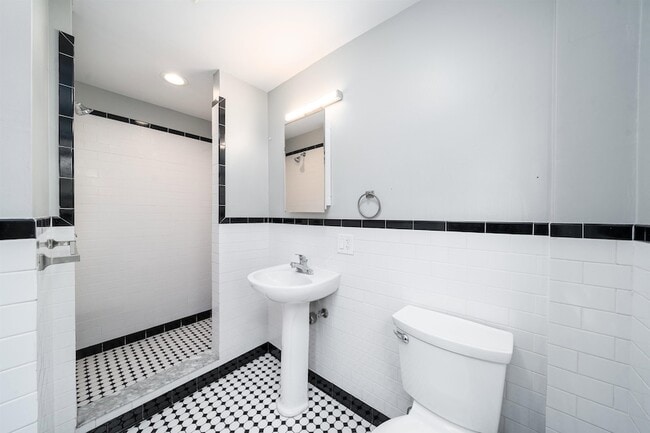 Building Photo - 213 Ogden Ave.