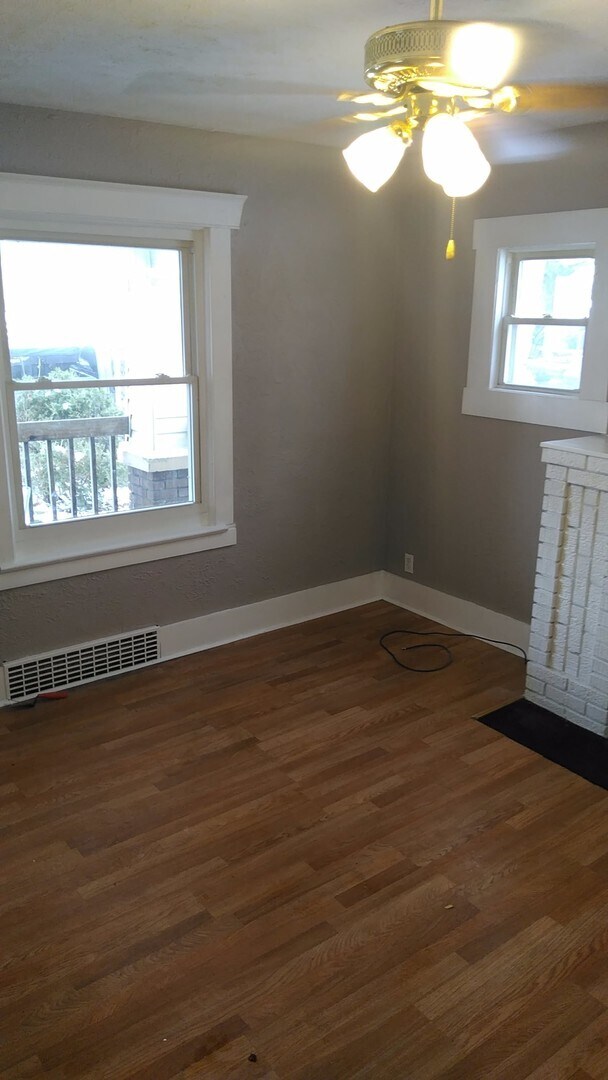 Foto del edificio - Single Family Home 4 Bedroom and 1.5 Bath For Rent