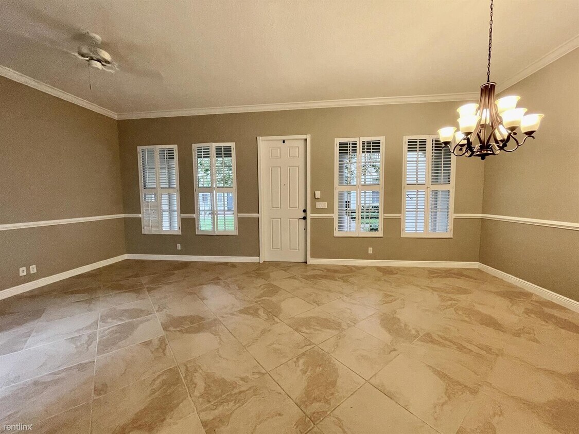 Foto principal - 3 br, 2.5 bath Townhome - 8339 NW 7th Ter