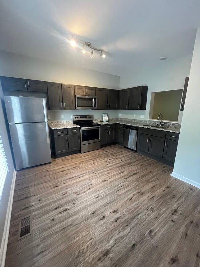 Foto del edificio - 3-Bedroom Townhome Covington