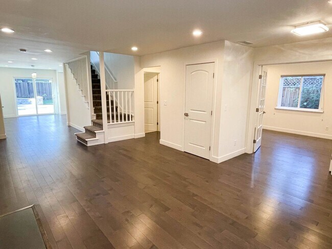 Building Photo - Fully Remodeled 4 Bedroom 3 Bath Home in M...