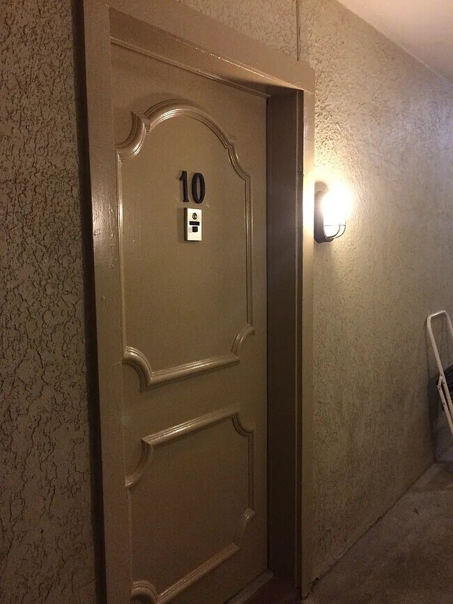 Foto del edificio - 910 Duncan Ln