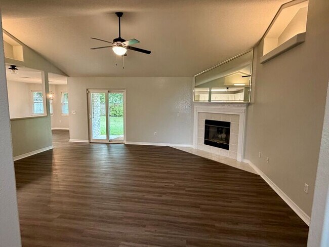 Foto del edificio - 4633 Ridge Pointe Dr