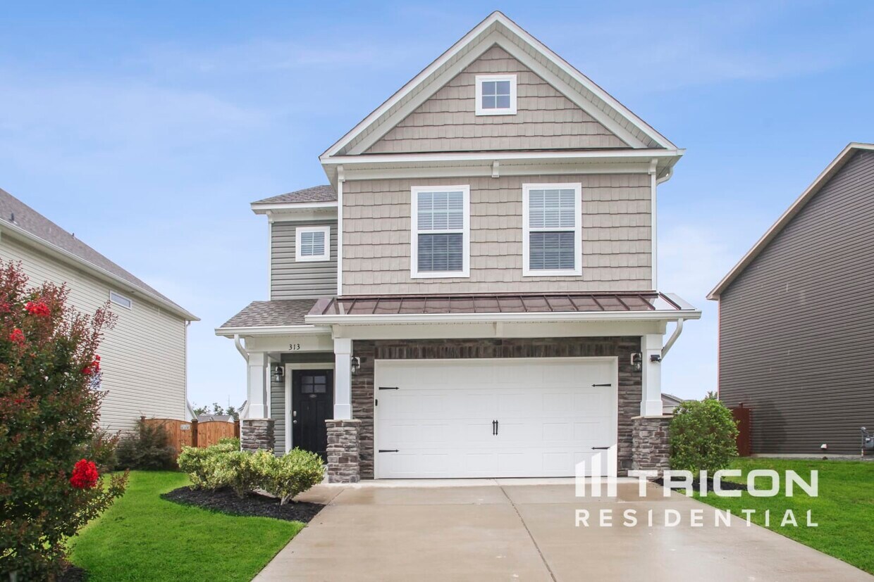 Foto principal - 313 Fairford Rd