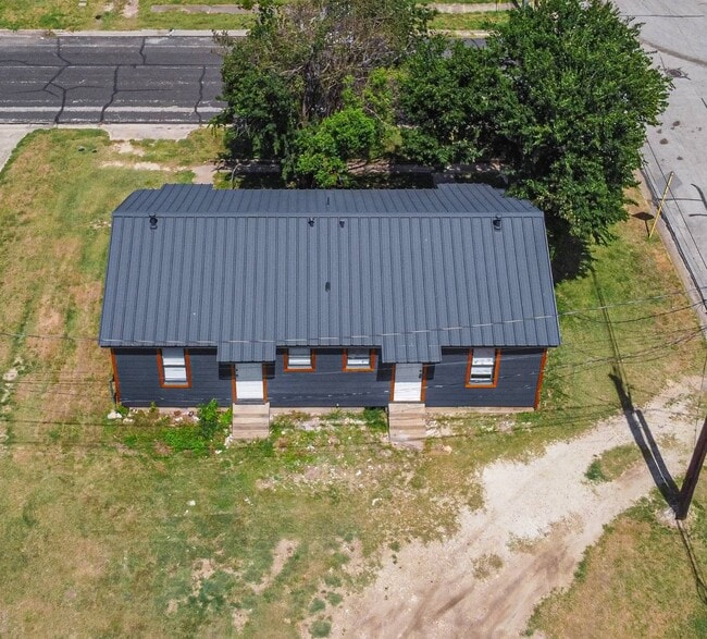 Building Photo - 618 N 22nd St