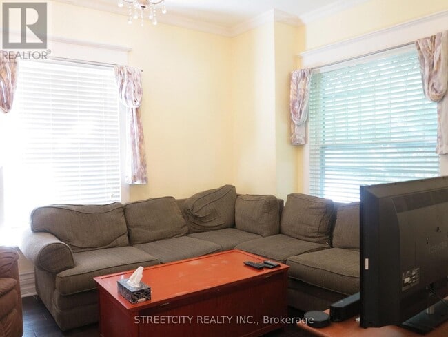 Building Photo - 173 Mt Pleasant Ave