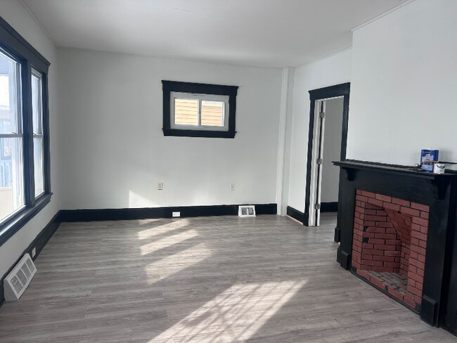 Building Photo - 7715 Goodman Ave