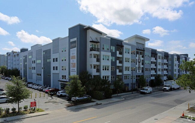 Aurora Apartments Tampa, FL