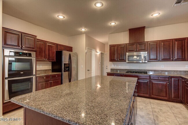 Foto del edificio - 1215 W Dana Dr