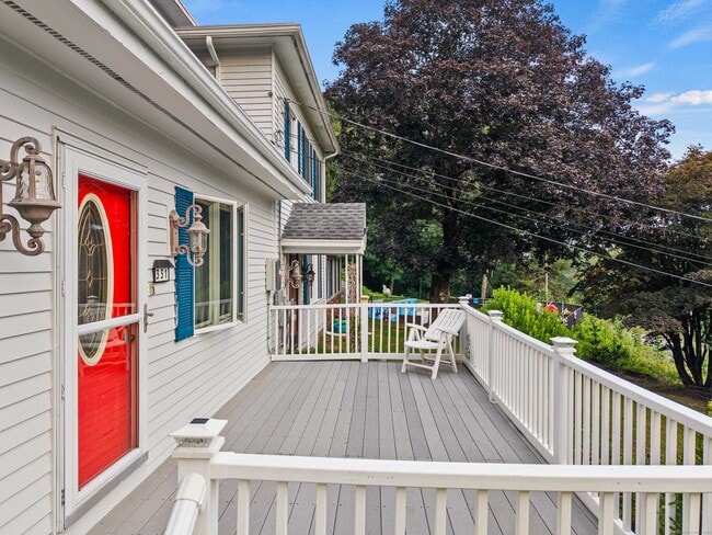 Building Photo - 331 CT-163