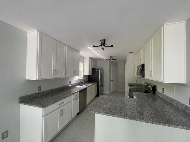 Building Photo - 9712 Seafarer's Way