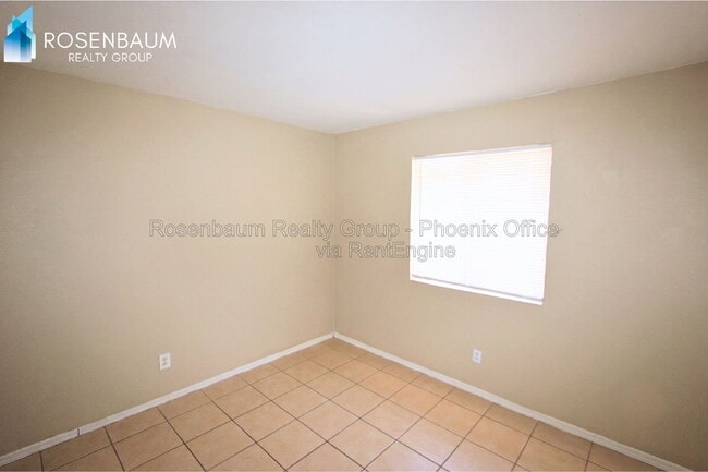 Building Photo - 2747 E Chipman Rd