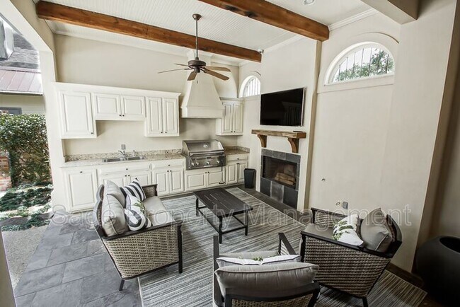 Foto del edificio - 8031 Old Normandie Ln