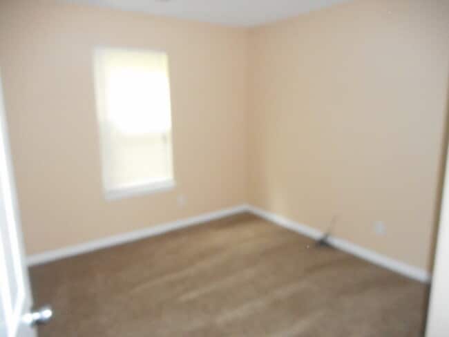 Foto del edificio - 3 bedroom 2 bathroom house