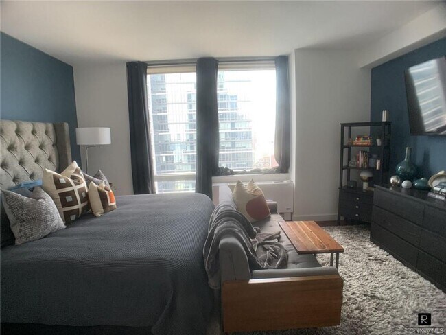 Foto del edificio - 610-620 W 42nd St