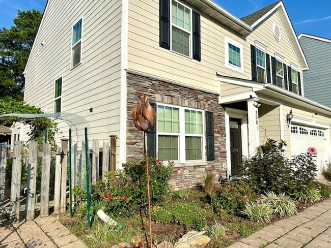 Building Photo - 308 Placid Dr