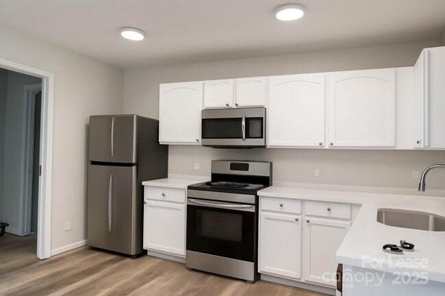 Foto del edificio - 5235 Swearngan Rd