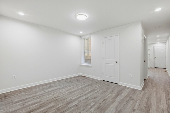 Foto del edificio - 719 E 20th St