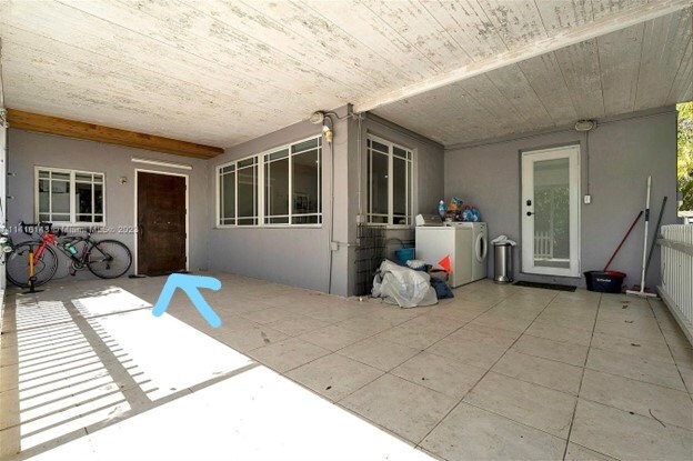 Foto del edificio - 1169 SW 23rd Ave