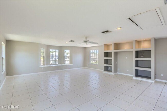 Building Photo - 5 br, 4.5 bath House - 14682 Braddock Oak ...
