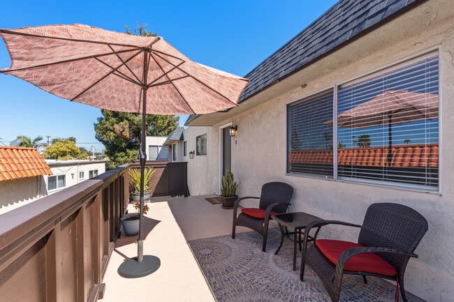 Large Private Patio - 130 Avenida Algodon