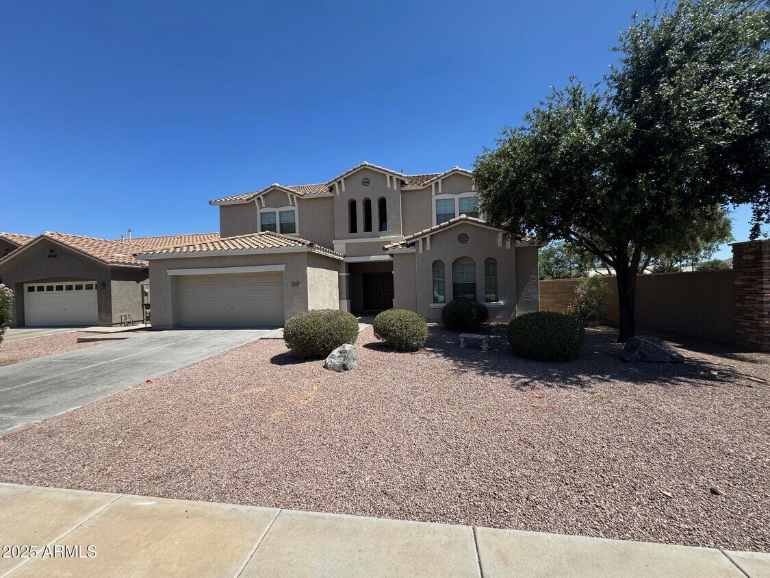 Primary Photo - 1359 E Parkview Dr