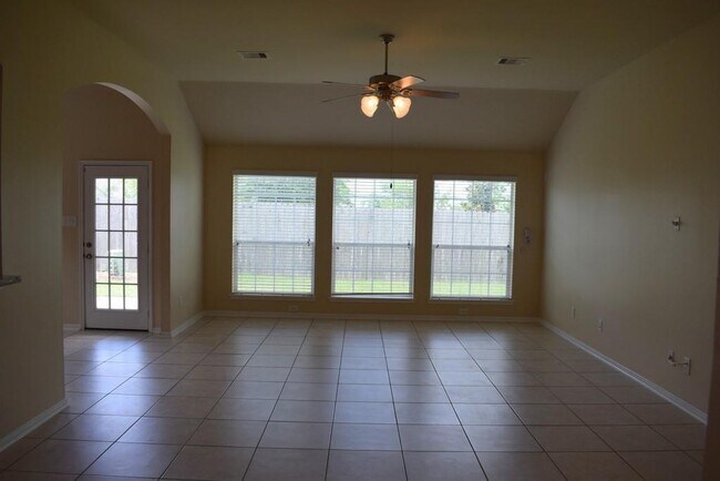 Foto del edificio - 2018 Haven Springs Ln