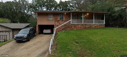 Building Photo - 714 N Ridge Dr