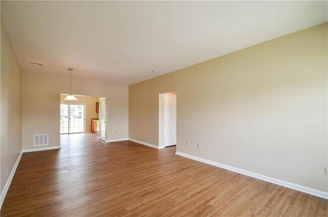 Building Photo - 222 Huntington Ln