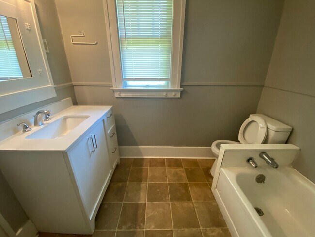 Foto del edificio - 2 Bed, 1 Bath House