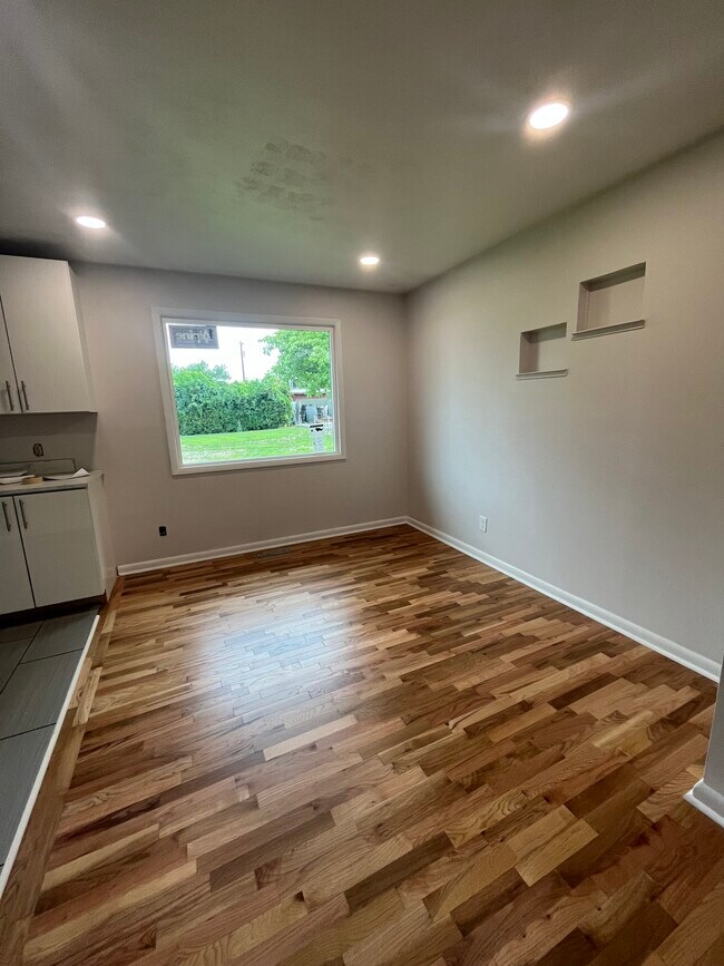 Dining area - 1137 Tedford St SE