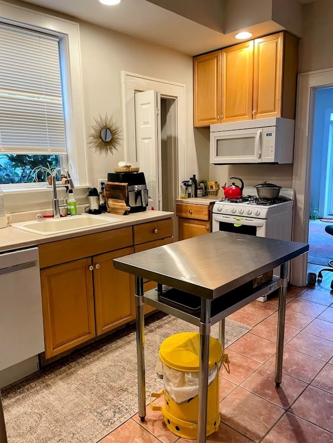 Building Photo - 8 Railroad Ave