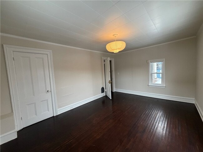 Building Photo - 166 E 3rd St