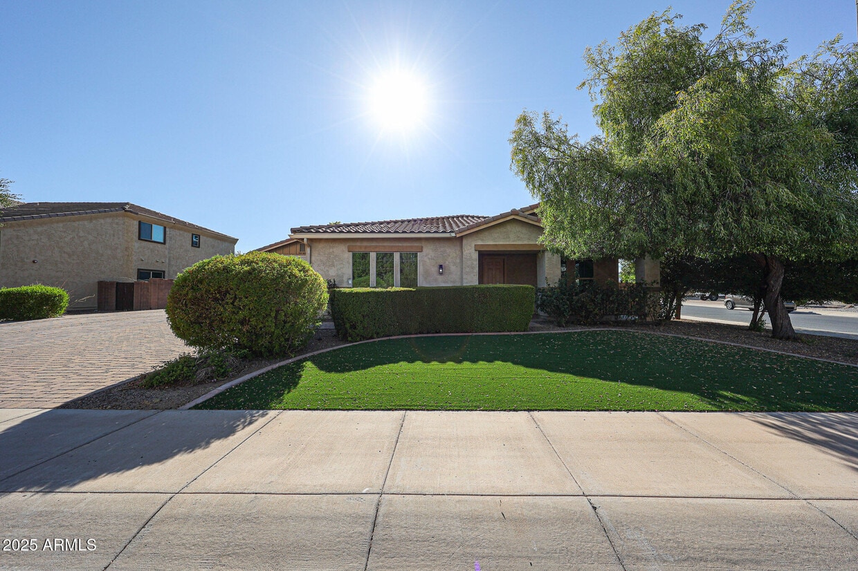 Foto principal - 4318 N 180th Dr