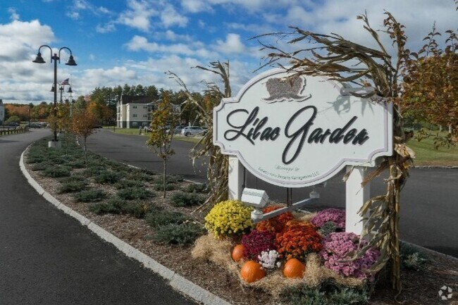 Building Photo - Lilac & Monument Garden