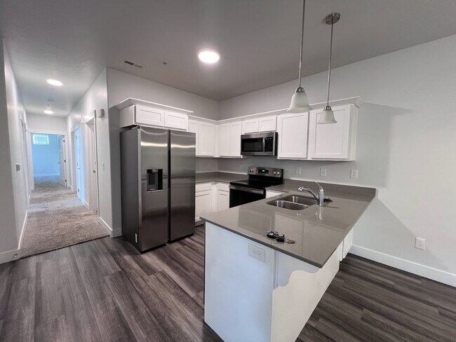 Foto del edificio - 334 W 460 N