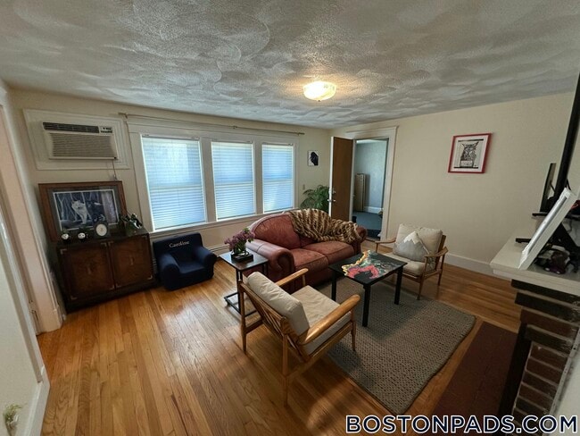 Building Photo - 1145 Boylston St
