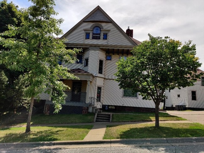 Front of Building - 205 N 18th Ave E