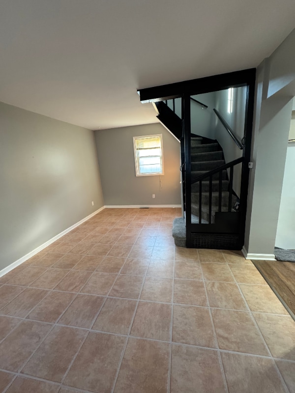 Building Photo - 337 Beach Ave