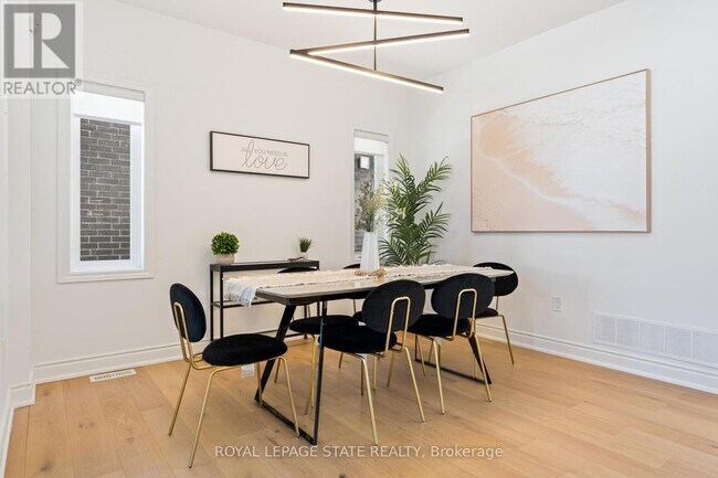 Building Photo - 66 Cesar Pl