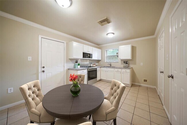 Foto del edificio - 6126 Hartwick Rd