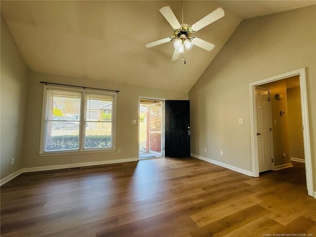 Building Photo - 1750 Renwick Dr