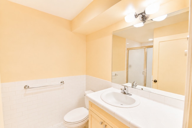 Building Photo - 1Bd/1Ba Seattle Condo