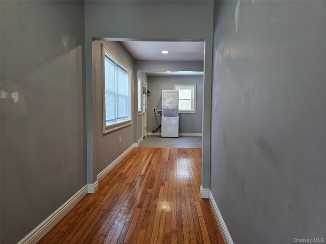 Building Photo - 3 Shadylawn Pl