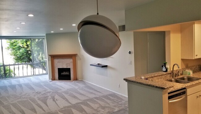 Building Photo - Beautiful 2 Bed, 2 Bath Condo in Great Valley Village Neighborhood